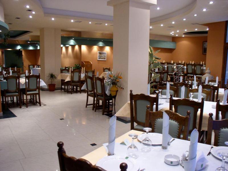 Rex Hotel Tulcea Exterior photo